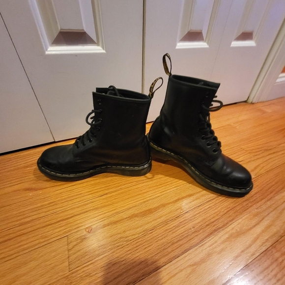 Dr. Martens Black Lace Up Boots - Picture 4 of 6